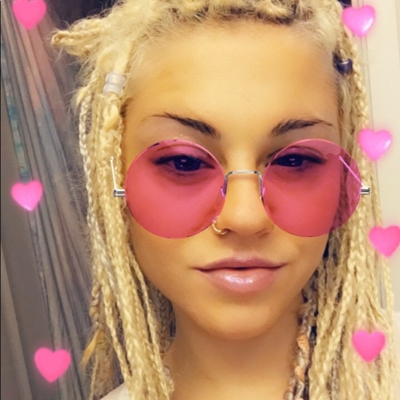 Meet your Posher, Rebecca - Picture 6 of 7